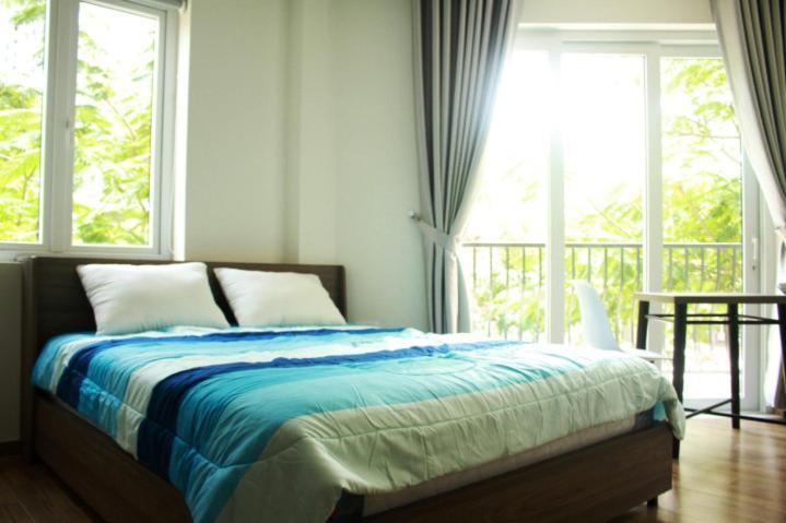 Khách sạn hẻo lánh Spring Light - Rmit Sai Gon